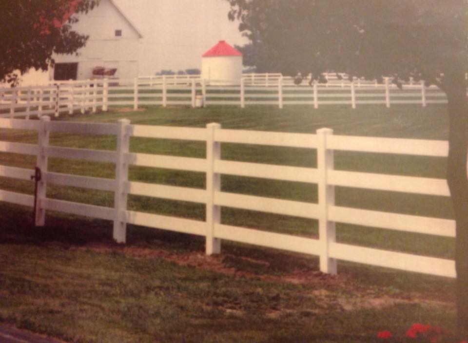 wooden picket fences in St. Mary's County